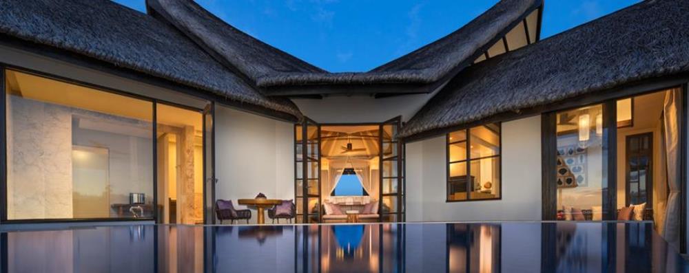 content/hotel/Jumeirah Vittaveli/Accommodation/Water Villa with Pool Sunset/JumeirahVittaveli-Acc-WaterVillaSunset-01.jpg